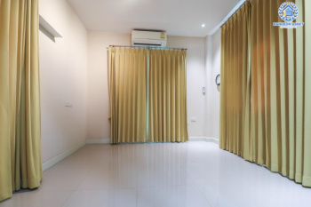 *****บ้านแฝดมือสองย่านนนทบุรี ม.ไลฟ์บางกอกบูเลอวาร์ด พระราม5 หลังมุม! เนื้อที่ 35.4 ตร.ว. ฟังก์ชัน 4 ห้องนอน 3 ห้องน้ำ 1 ที่จอดรถ แถมฟรี! 2 เครื่องปรับอากาศ 1 เครื่องทำน้ำอุ่น  บนทำเลแห่งการเดินทาง เพียง 10 นาทีถึงรถไฟฟ้าสายสีม่วง "สถานีแยกติวานนท์" เชื่อมต่อถ.นครอินทร์ ถ.ราชพฤกษ์ ใกล้ทางด่วน "ศรีรัช"